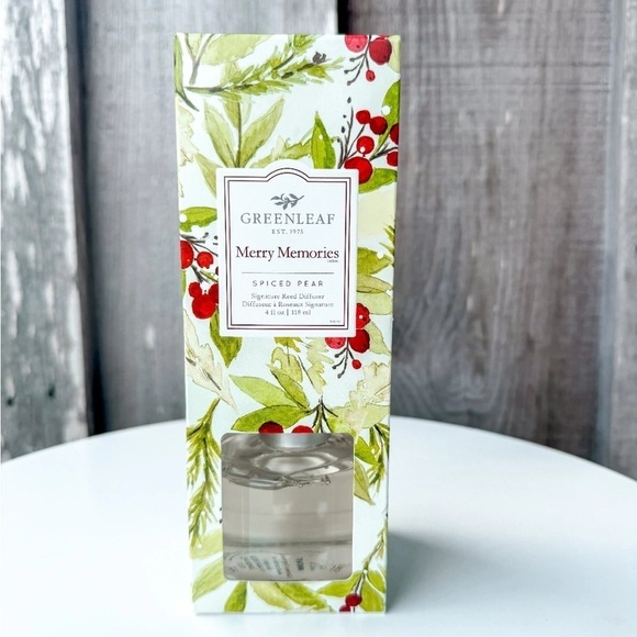 Greenleaf Merry Memories Reed Diffuser - Picture 3 of 5
